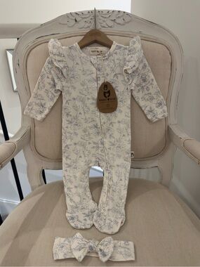 🦢 6~9 Mth Organic Rabbit & Bear Floral Zip Ruffled Footie with Bow Headband Set